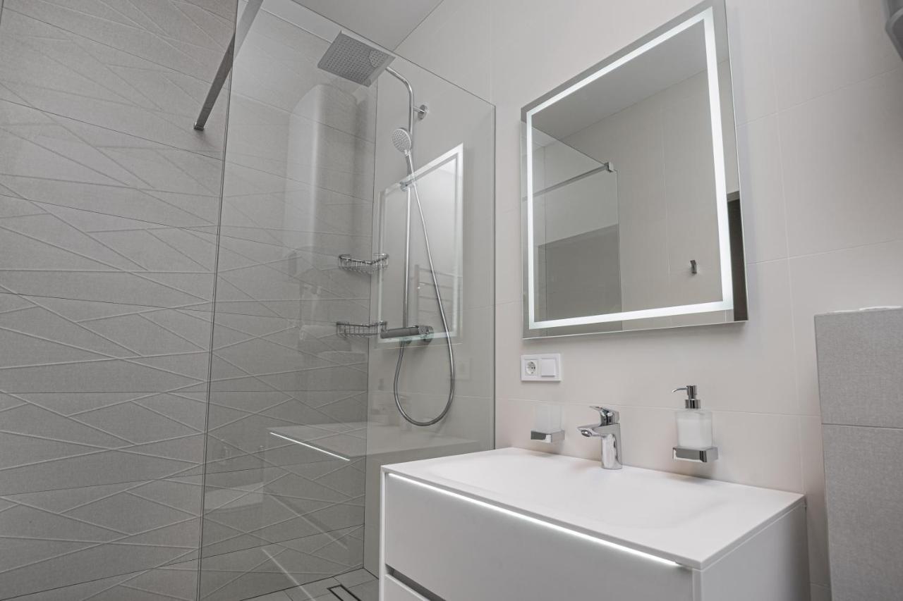 45 Pearl 2-Bedrooms Apartment With Terrace Odessa Eksteriør bilde